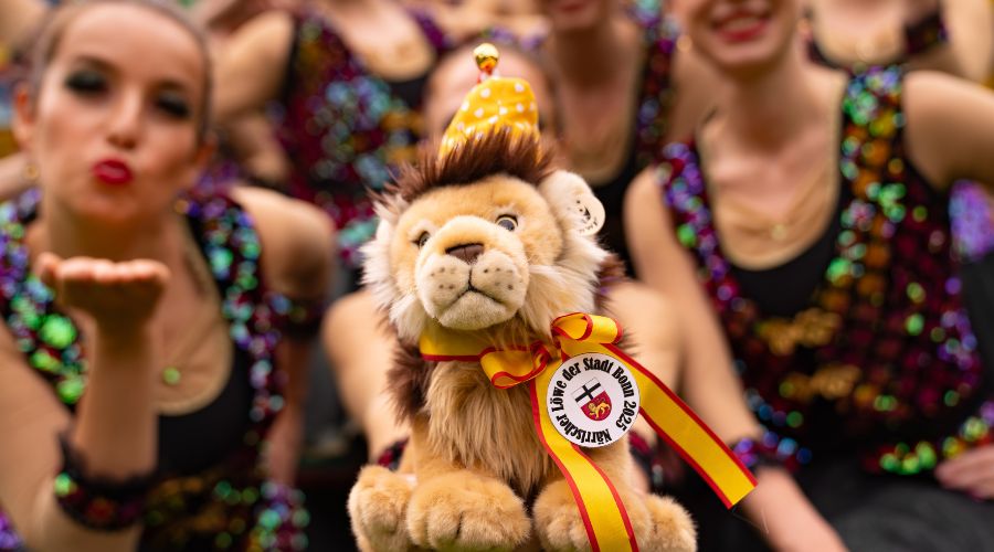 Tanzgruppe ausgezeichnet mit dem närrischen Löwen der Bundesstadt Bonn