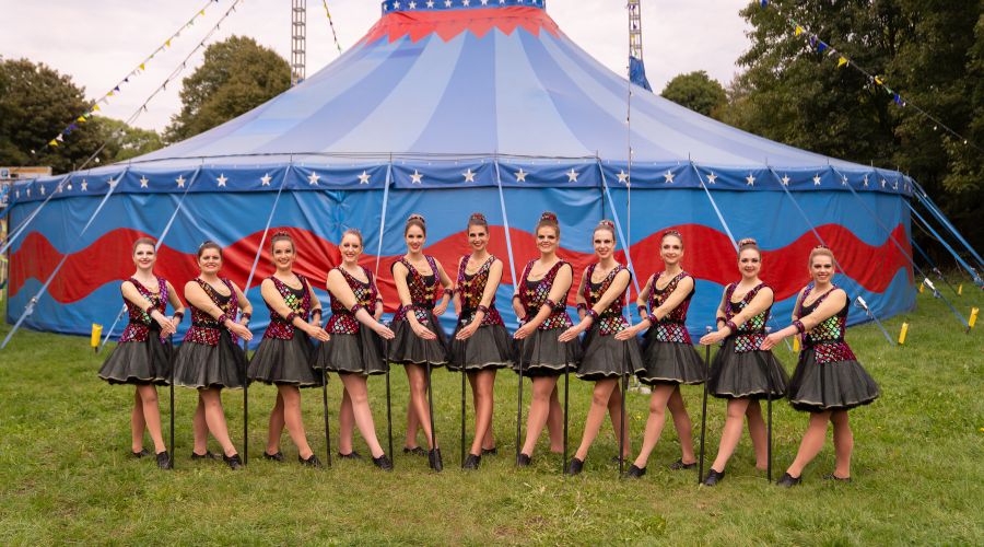 Zirkus im Karneval mit der Schautanzgruppe Dilledöppchen